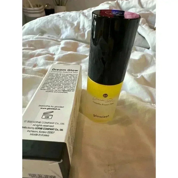 Glowiest Dream Glow Camellia Essence Mist 35 ml / 1.18 fl oz - Picture 6 of 6